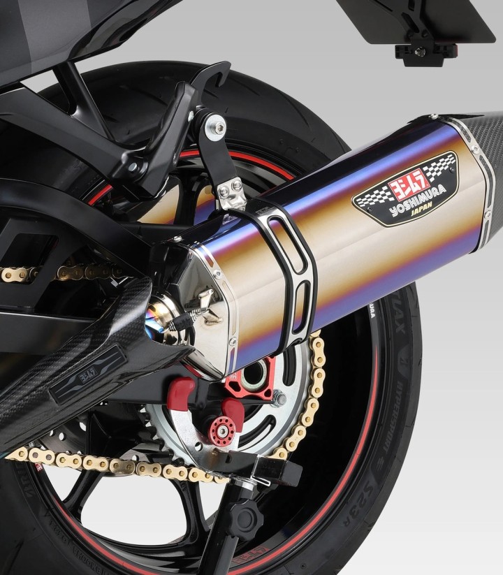 Escape completo Yoshimura Hepta Force Titânio azul com ponteira de carbono para Suzuki GSX 1300 R Hayabusa (21-25) 110-592-a06g0