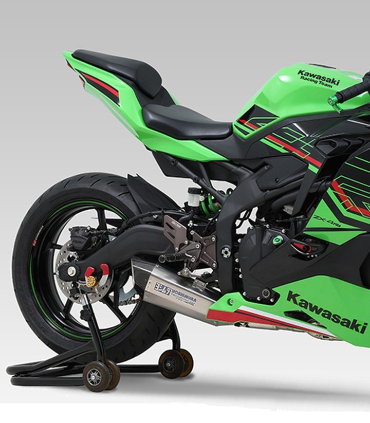 Escape completo Yoshimura Hepta Force em aço acetinado com ponteira em carbono para vários modelos Kawasaki 150-247-c23g0