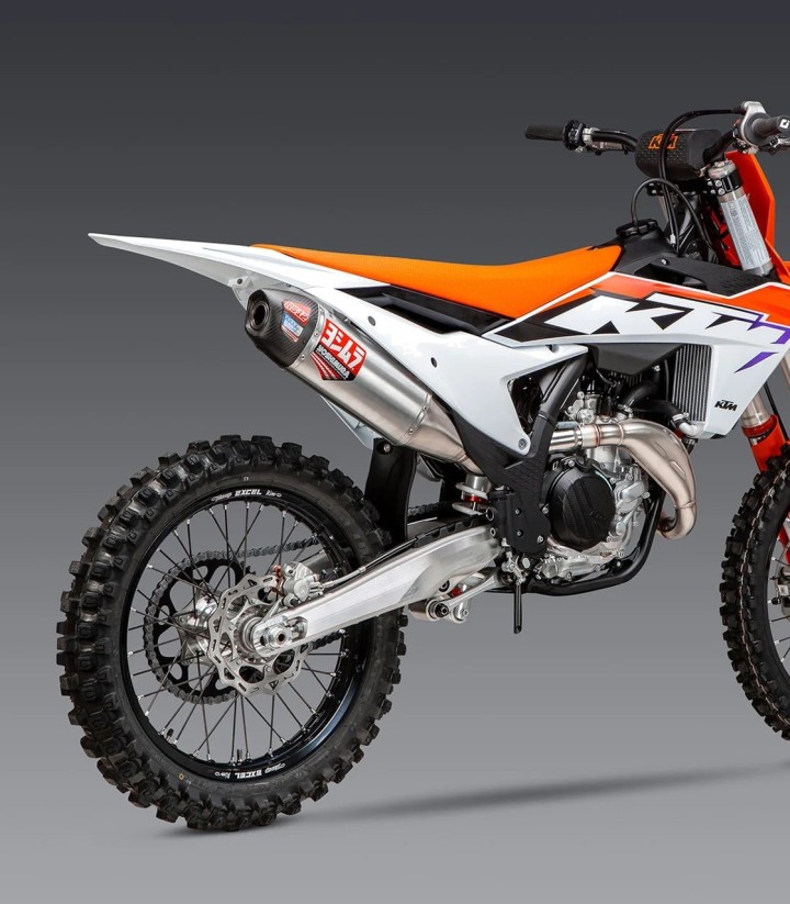 Scarico Yoshimura RS-12 Alluminio con fondello in carbonio per diversi modelli Husqvarna e KTM 262542s320
