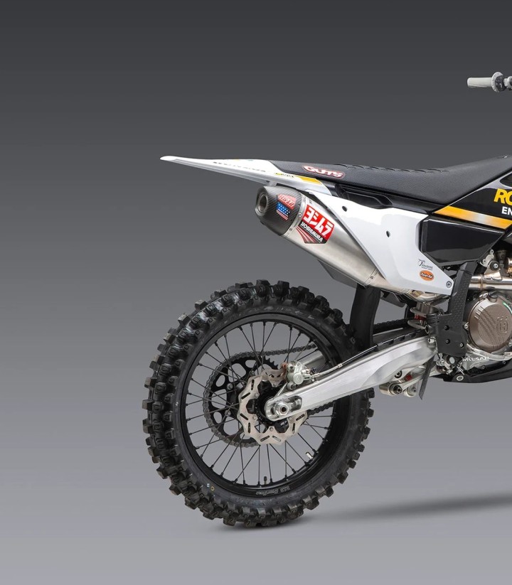 Scarico completo Yoshimura RS-12 Alluminio con fondello in carbonio per Husqvarna FC 450 (22-24), KTM SX-F 450 (22-24) 264630s32