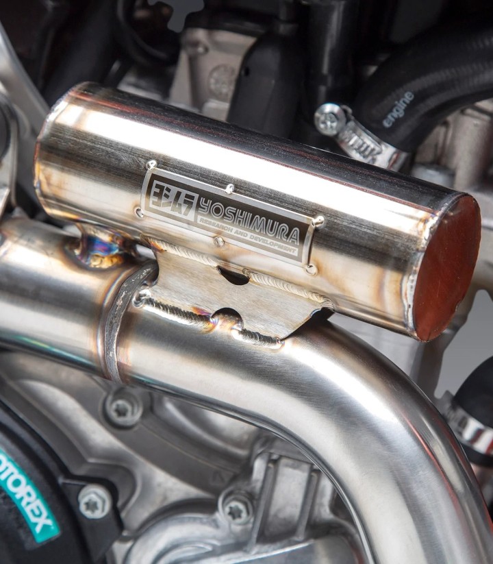 Escape completo Yoshimura RS-12 Alumínio com ponta de carbono para Husqvarna FC 450 (22-24), KTM SX-F 450 (22-24) 264630s320