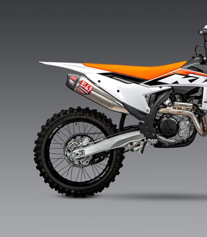 Escape completo Yoshimura RS-12 Titanio con punta de carbono para Husqvarna FC 450 (22-24), KTM SX-F 450 (22-26) 264631s720