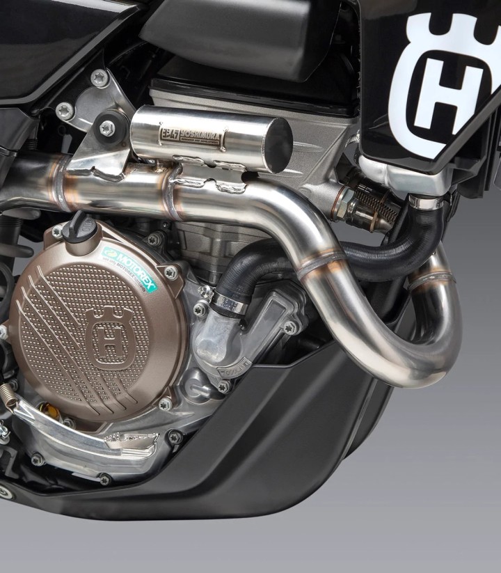 Escape completo Yoshimura RS-4 Aluminio con punta de carbono para Husqvarna FC 250 (22-26), KTM SX-F 250/350 (22-26) 262540s320