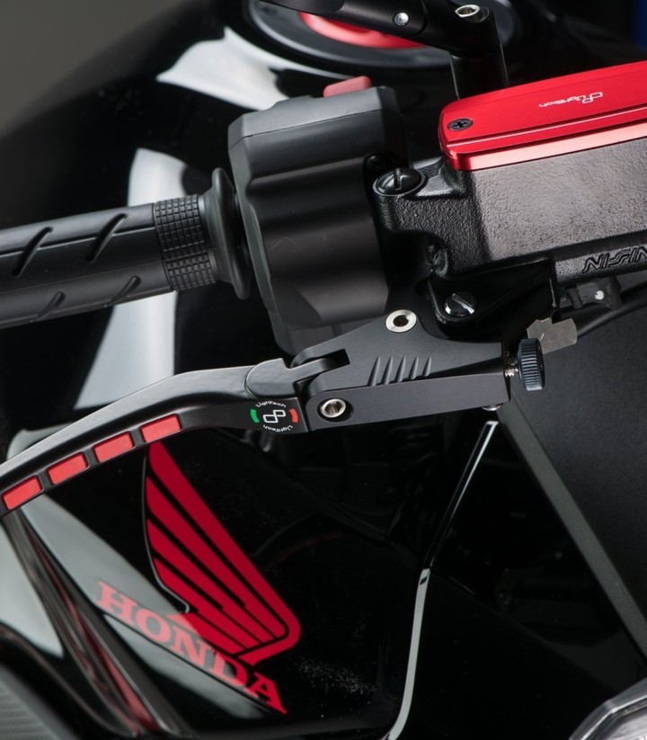 Manetes de Travão e Embraiagem LighTech Tipo K Alien para Honda CB 750 F Hornet (23)