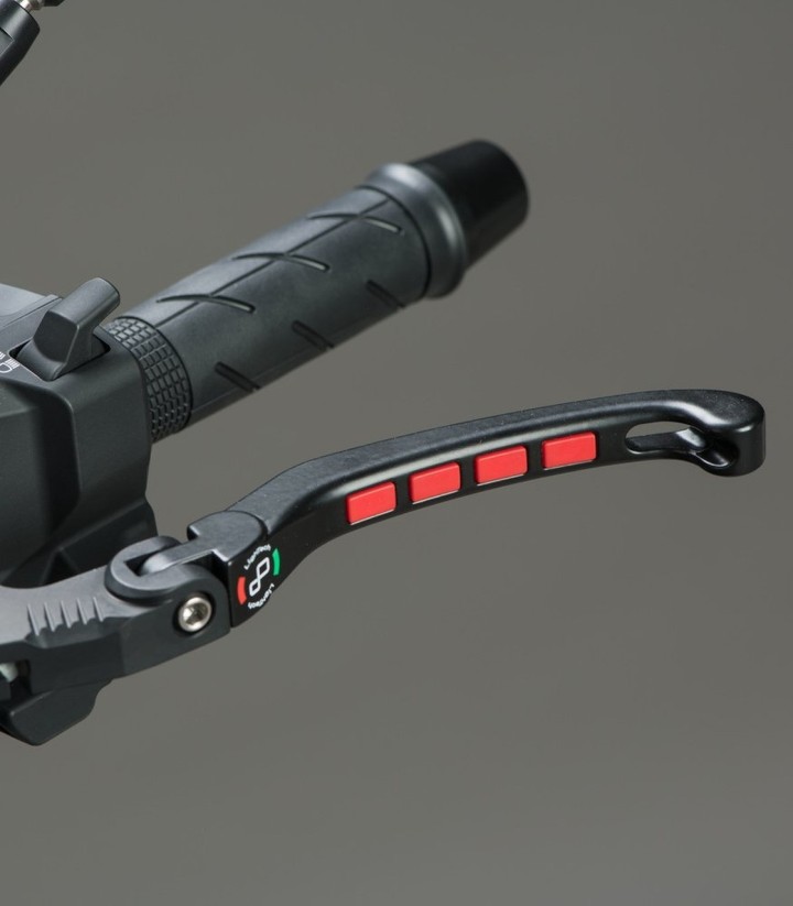 Manetas de Freno y Embrague LighTech Tipo K Alien para Honda CB 750 F Hornet (23)
