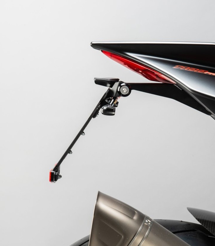 Verstelbare Kentekenplaathouder LighTech met LT009 Verlichting en Reflector in Zwart voor Aprilia RSV 4 1000 (09-20), Tuono V4 1