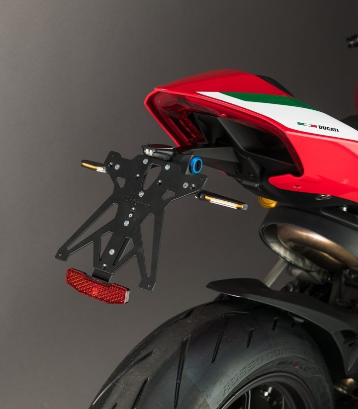 Verstellbarer Kennzeichenhalter LighTech mit LT009 Beleuchtung und Reflektor in Schwarz für several Ducati models