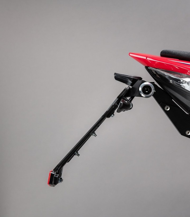 Verstelbare Kentekenplaathouder LighTech met LT009 Verlichting en Reflector in Zwart voor Honda CBR 1000 RR (20-24)