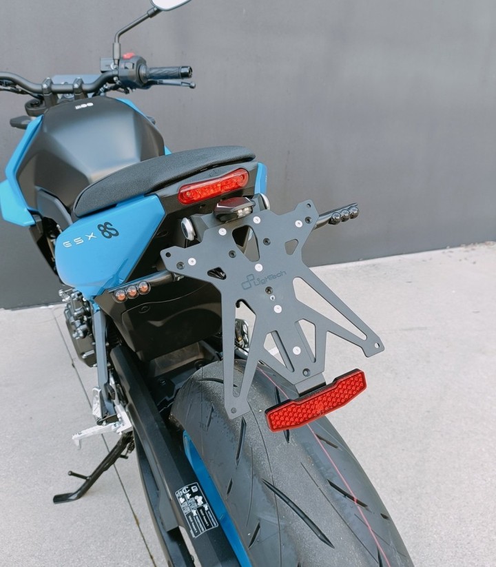 Verstelbare Kentekenplaathouder LighTech met Verlichting, Reflector en Houder voor Racing-Knipperlichten in Zwart voor Suzuki GS