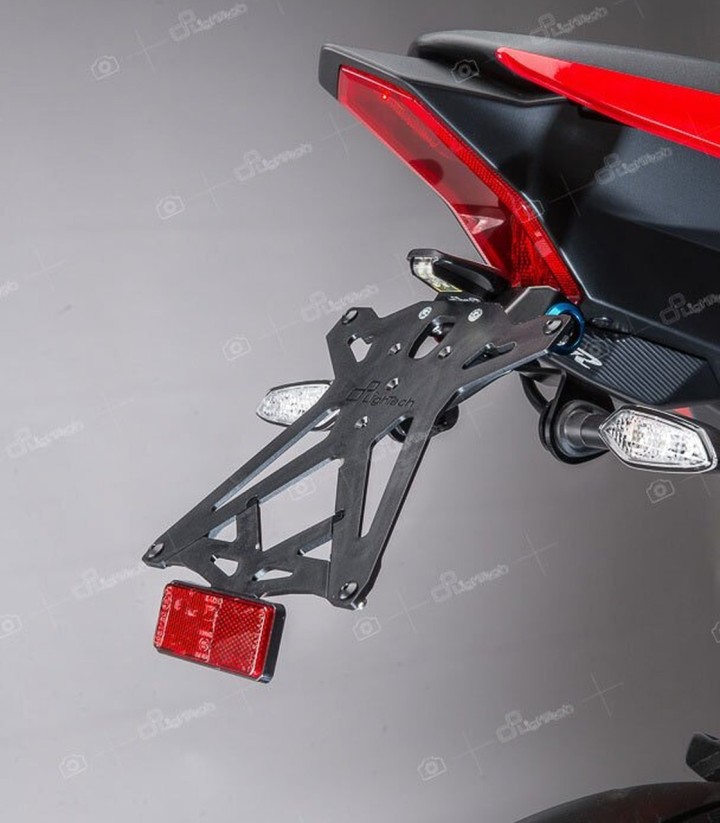 Verstelbare Kentekenplaathouder LighTech met LT009 Verlichting en Reflector in Zwart voor Yamaha YZF R1 (15-25)
