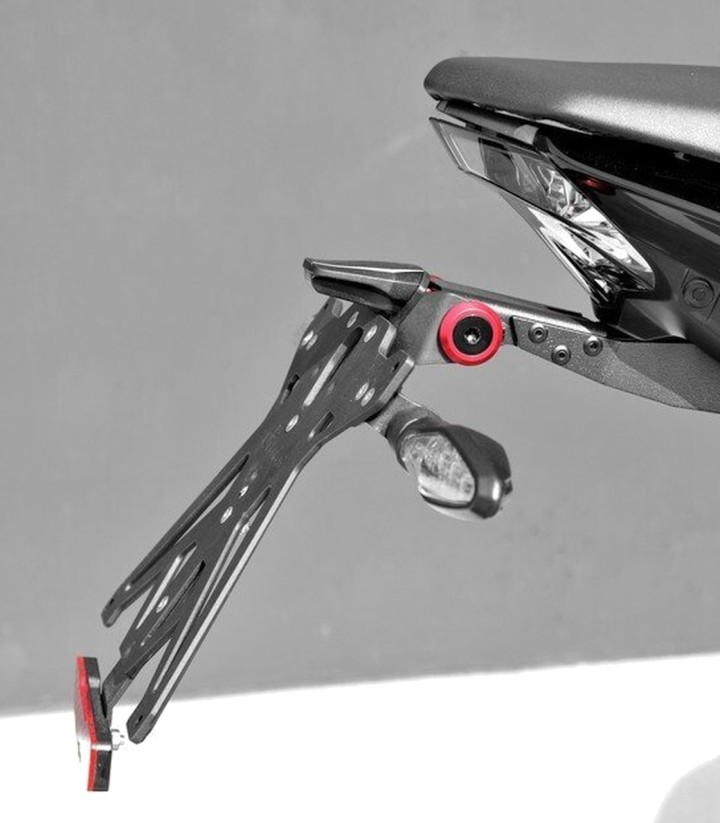 Support de Plaque Réglable LighTech en Noir pour CFMOTO NK 650 (21-24)