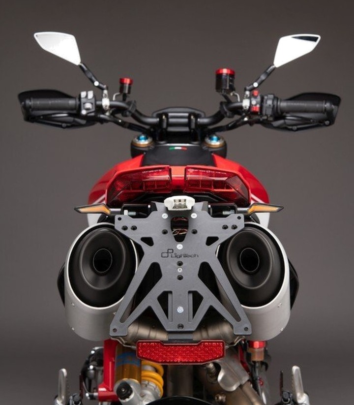 Verstellbarer Kennzeichenhalter LighTech mit Halterung für Racing-Blinker in Schwarz für Ducati Hypermotard 950 (19-20, 22-25)