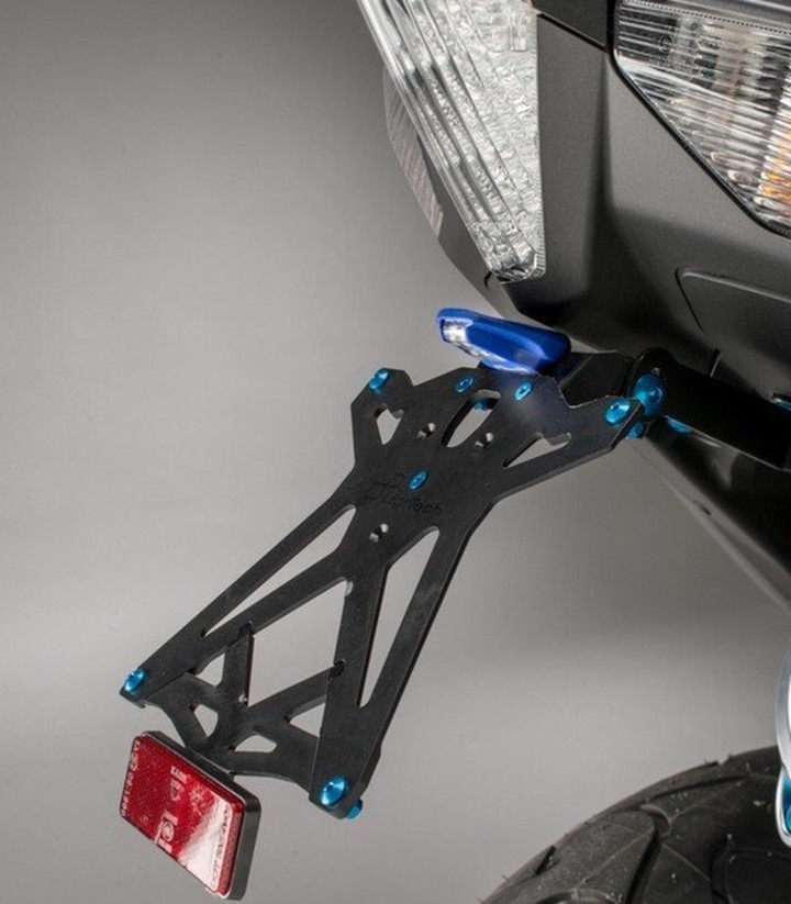 Portamatrículas Regulable LighTech en Negro para Yamaha TMAX 530 (12-16)