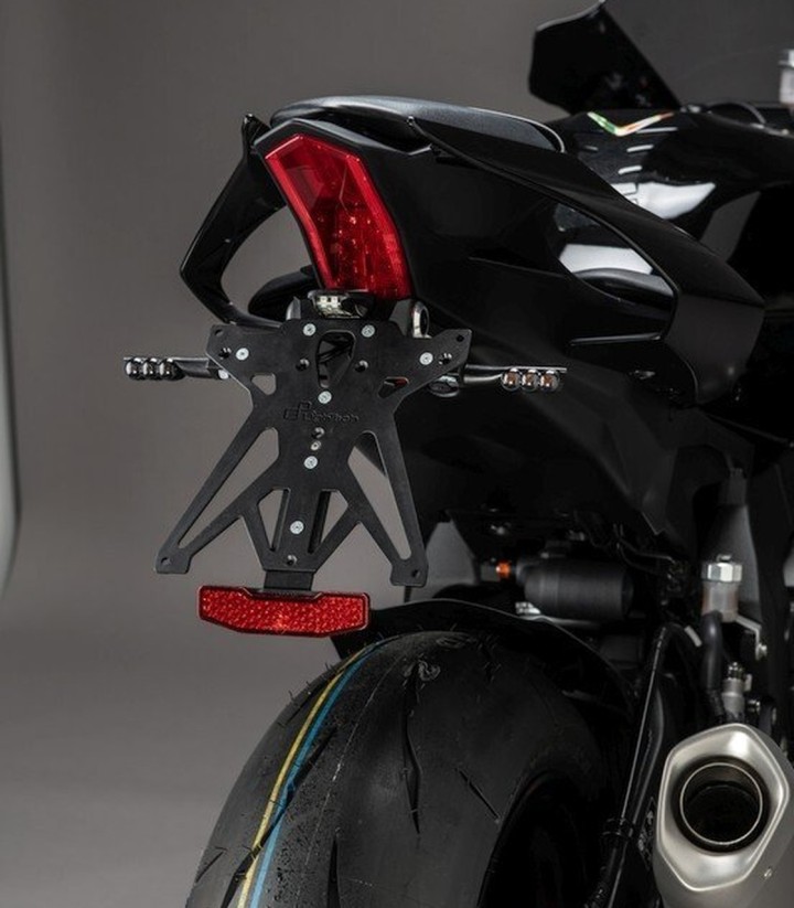 Portamatrículas Regulable LighTech en Negro para Yamaha YZF R1 (15-25)