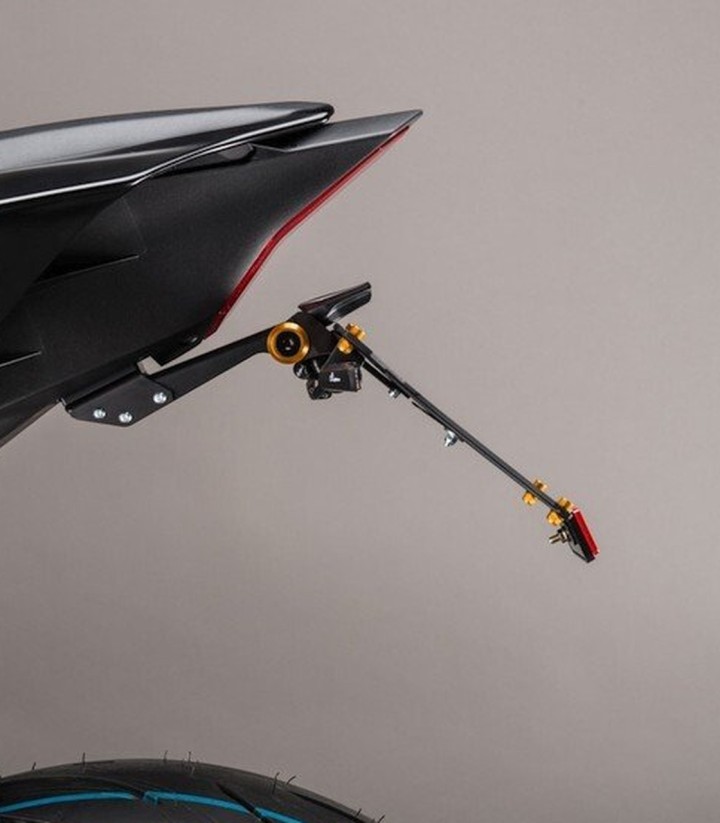 Portamatrículas Regulable LighTech en Negro para Yamaha YZF R6 (17-24)