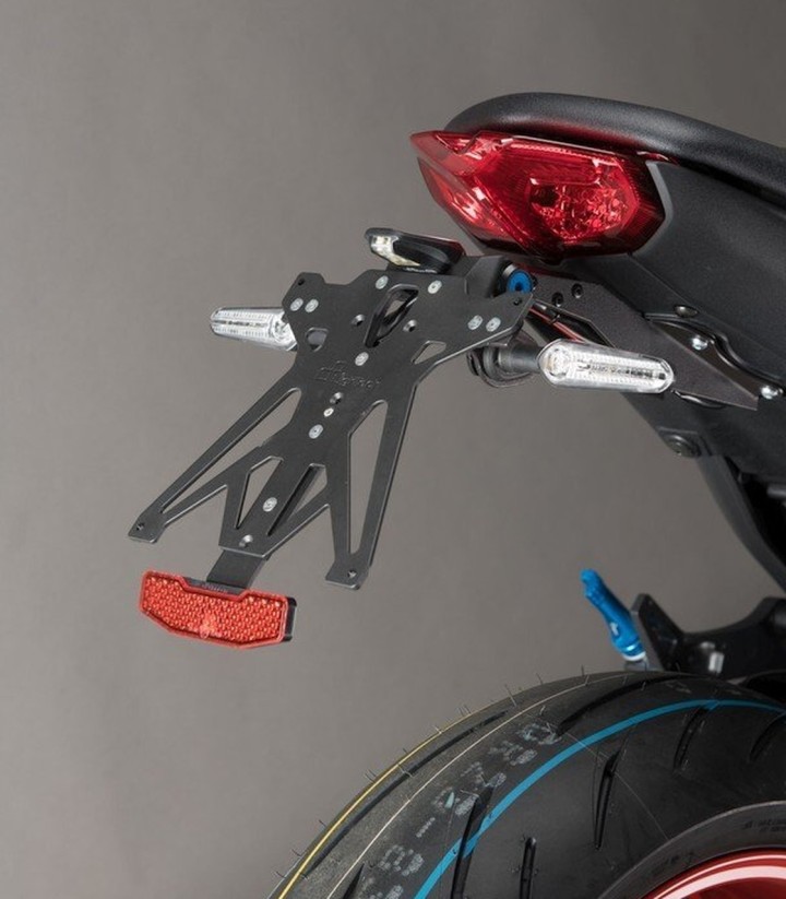 Verstelbare Kentekenplaathouder LighTech in Zwart voor Yamaha MT 09 (21-24)