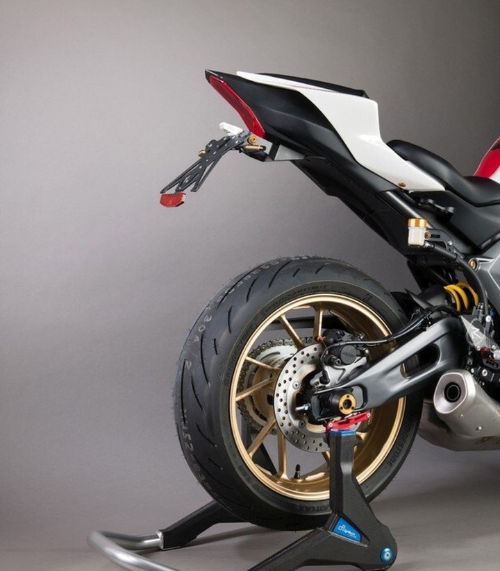 Suporte de Matrícula Regulável LighTech em Preto para Yamaha R7 (22-24)