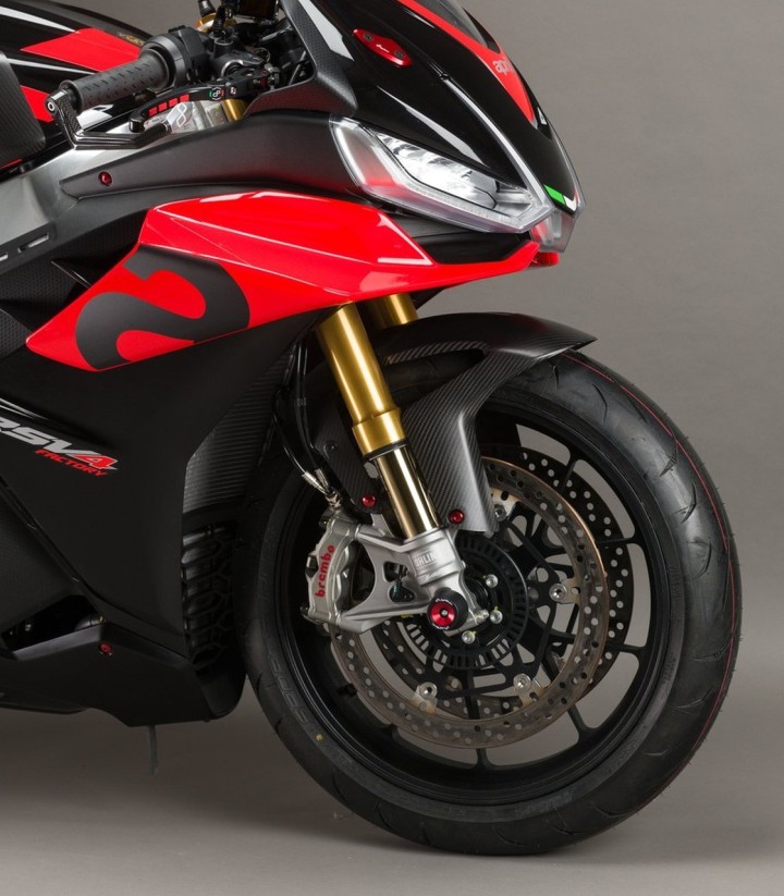 Guarda-lamas dianteiro de carbono LighTech para several Aprilia models