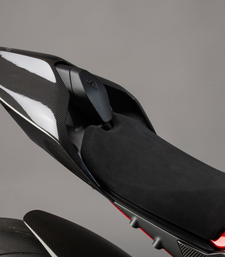 Achterkuip van carbon LighTech voor several Ducati models