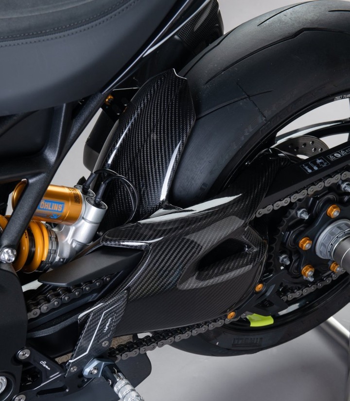 Parafango posteriore in carbonio LighTech per Triumph Speed Triple 1200 (21-25)
