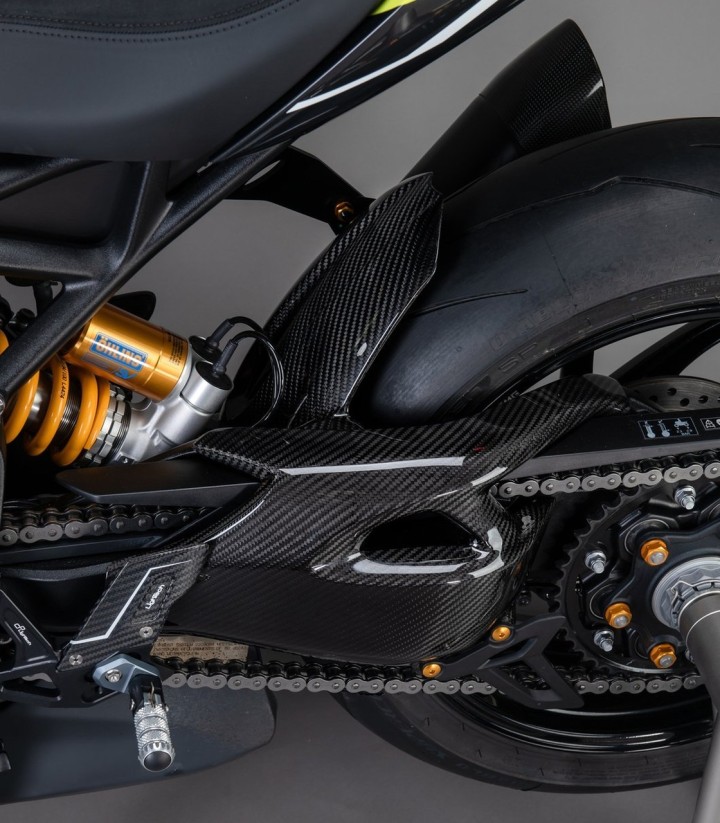 Garde-boue arrière en carbone LighTech pour Triumph Speed Triple 1200 (21-25)