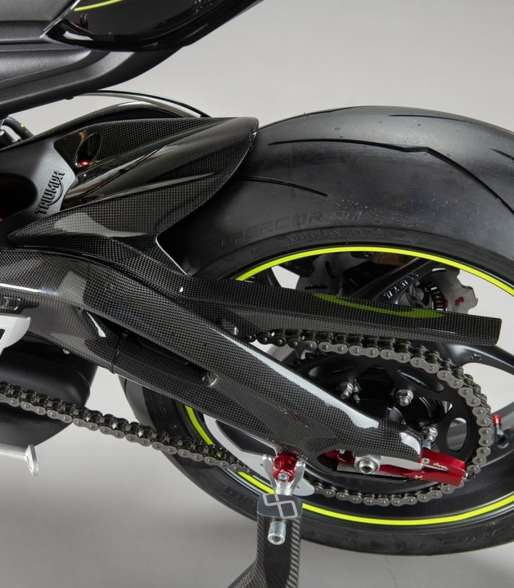 Garde-boue arrière en carbone LighTech pour Triumph Street Triple 765 (17-25)