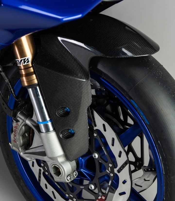 Garde-boue avant en carbone LighTech pour Yamaha R9 (25)