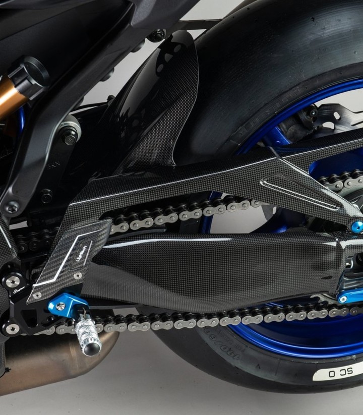 Achterspatbord van carbon LighTech voor Yamaha R9 (25)