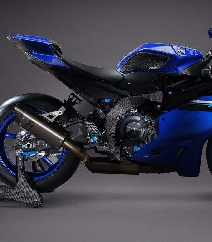 LighTech Carbon Frame Guard for Yamaha R9 (25)