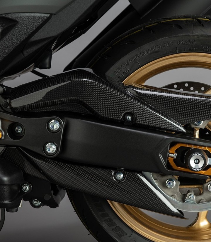 Riembeschermer van carbon LighTech voor Yamaha TMAX 530 (17-19), TMAX 560 (20-26)