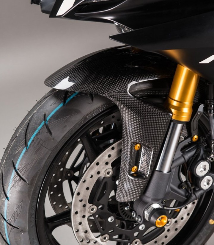 Guarda-lamas dianteiro de carbono LighTech para Yamaha MT 10 (16-21), YZF R1 (15-25), YZF R6 (17-24)