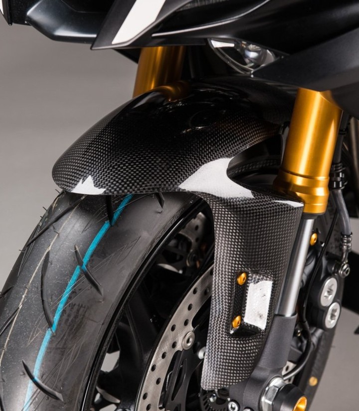 Guarda-lamas dianteiro de carbono LighTech para Yamaha MT 10 (16-21), YZF R1 (15-25), YZF R6 (17-24)