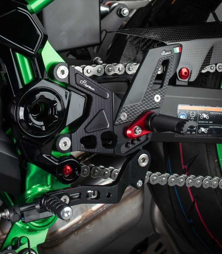Estriberas Regulables LighTech para Kawasaki Z 900 (17-25)