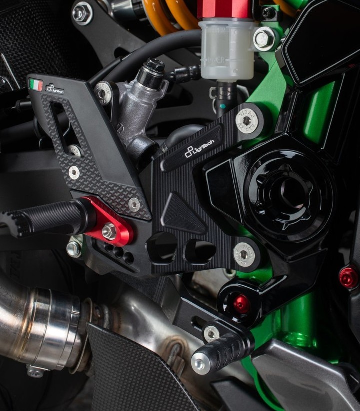 Verstellbare Fußrastenanlage LighTech für Kawasaki Z 900 (17-25)