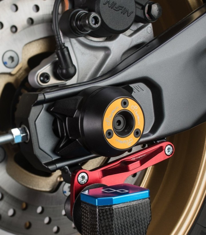 LighTech-asbeschermers achter in goud voor Yamaha MT 07 (14-24), R7 (22-24)