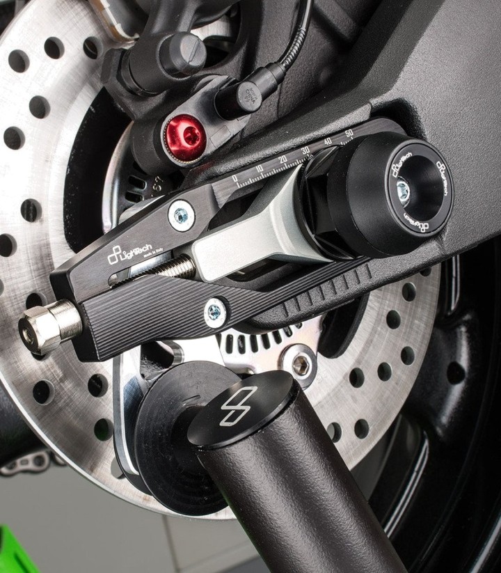 Protetores de eixo LighTech em preto para Kawasaki ZX 10 R (16-25)
