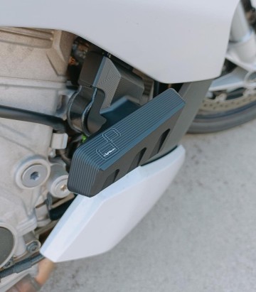 Topes Anticaída LighTech Posición Central en Negro para BMW S 1000 R (21-23)