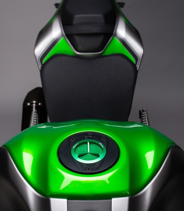 LighTech Tankdeckel mit Schraubverschluss in Grün für mehrere Modelle von Kawasaki