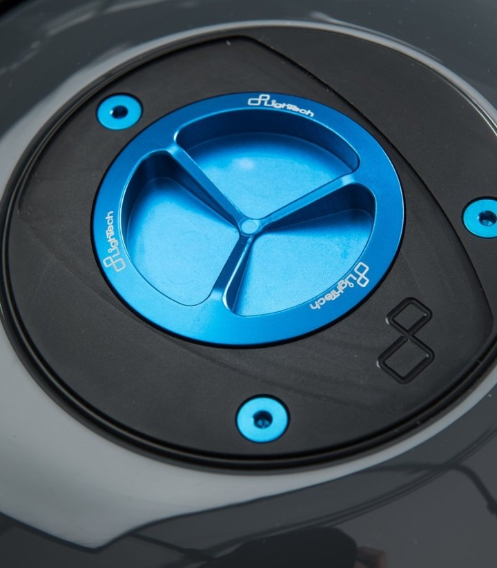Tapón de Depósito de Rosca LighTech en Azul Cobalto para varios modelos de Ducati y Yamaha