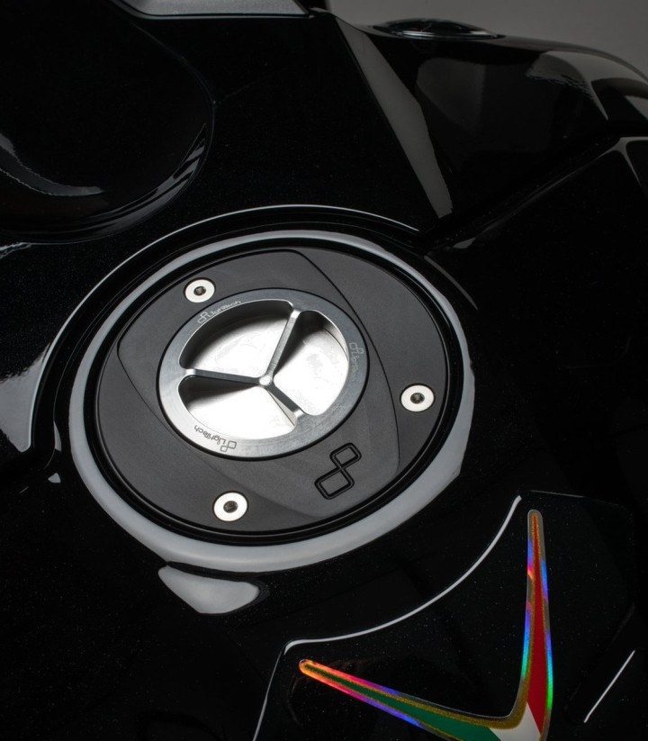 Tapón de Depósito de Rosca LighTech en Plata para varios modelos de Ducati y Yamaha