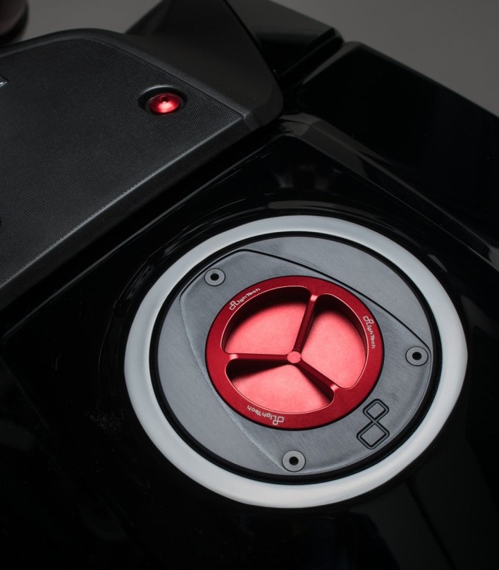 Tapón de Depósito de Rosca LighTech en Rojo para varios modelos de Honda