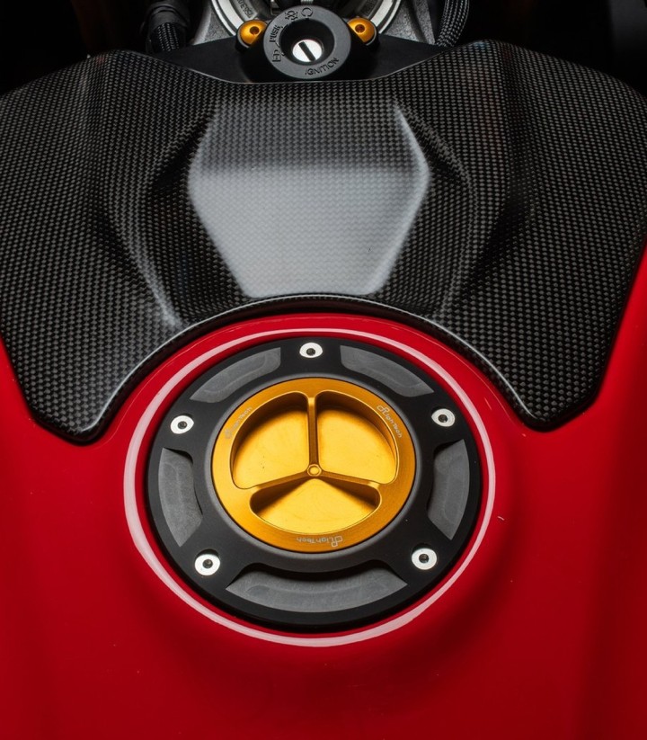 Tappo serbatoio a vite LighTech rosso per diversi modelli Aprilia e Ducati