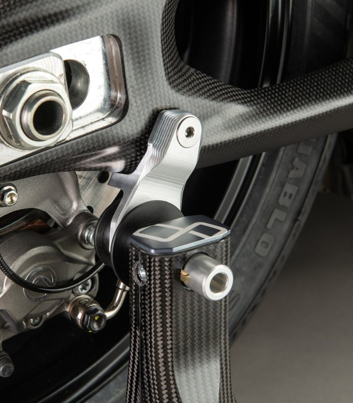LighTech Chain Adjuster Spool Set in Black for Ducati Panigale 1100 V4 (25)