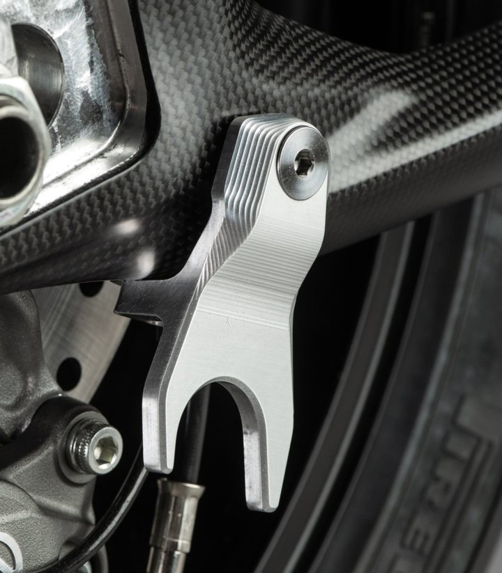 LighTech Chain Adjuster Spool Set in Black for Ducati Panigale 1100 V4 (25)