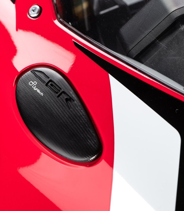 Tampas de espelho retrovisor LighTech em preto para Honda CBR 1000 RR (08-24)