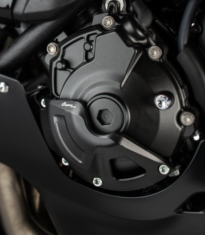 Protector de Tapa de Alternador LighTech Izquierdo en Negro para Yamaha MT 10 (16-22), YZF R1 (15-25)
