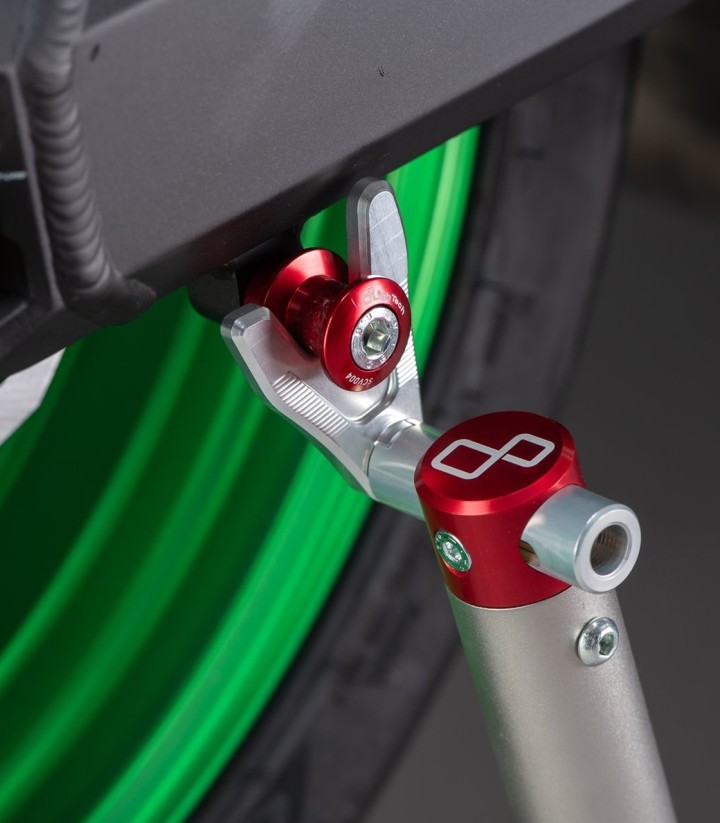 LighTech Prismabuchsen für Montageständer M10x1.25 in Rot für CFMOTO SR 450 (23), Kawasaki ER 6 (12-20), ZX 6 R (22-25)