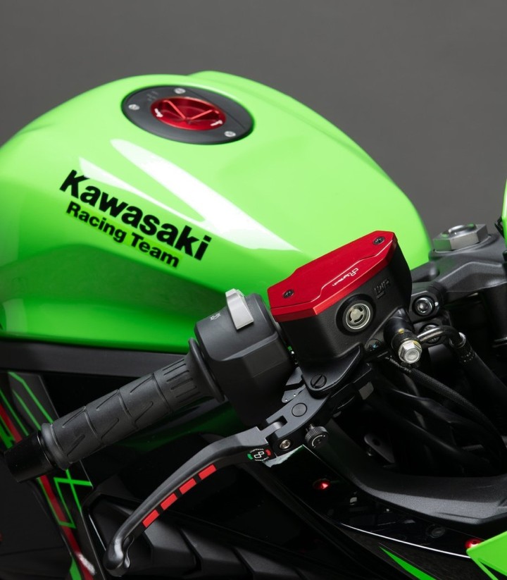 Tampa da bomba de travão dianteiro LighTech em vermelho para several Kawasaki models