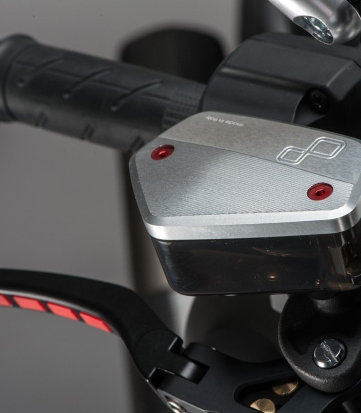 Tampa da bomba de travão dianteiro LighTech em prateado para Honda CB 1000 R (18-20)