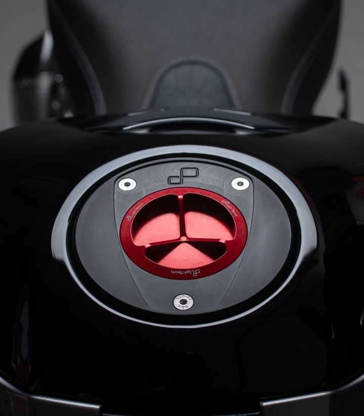 LighTech Screw-On Fuel Cap in Red for several Kawasaki models